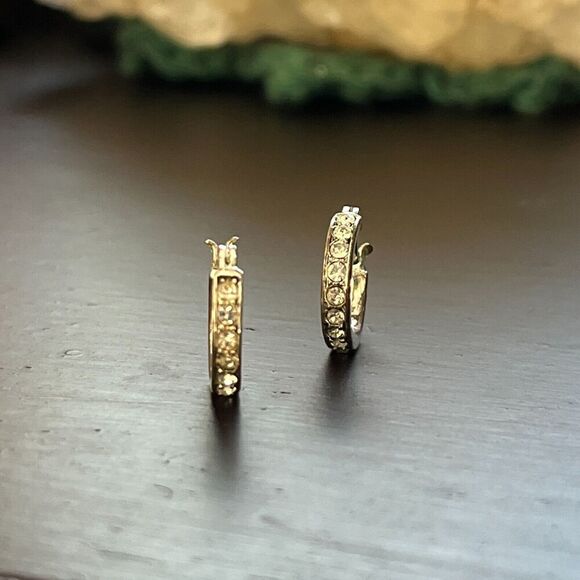 Vintage Silver Tone Huggie Earrings Clear Rhinestone Latch Closure 10mm Hoops - Picture 8 of 8
